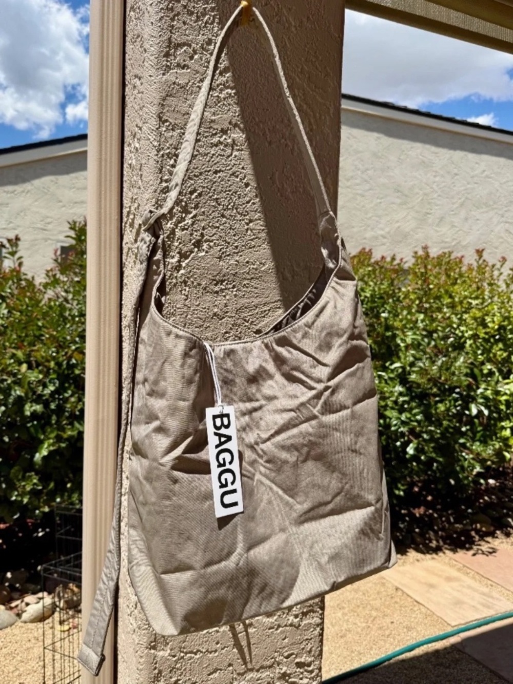 BAGGU Large Sling in Dove - NWT
